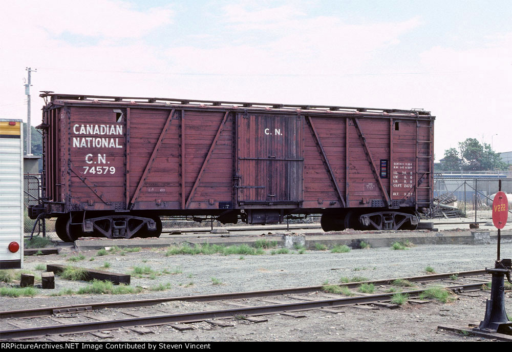 Canadian National woodside boxcar #74579